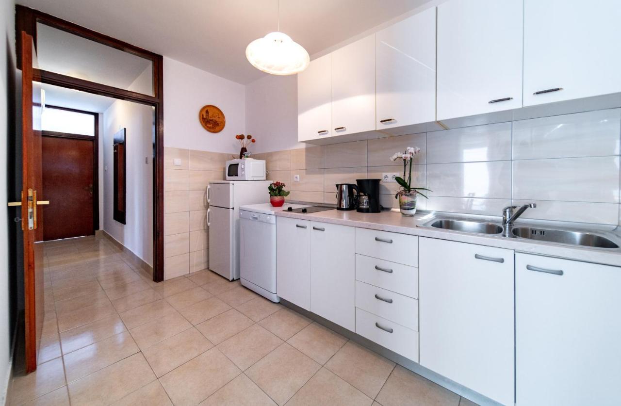 Apartment Lazaric *
